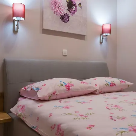Fiumanka Lux شقة غييكا